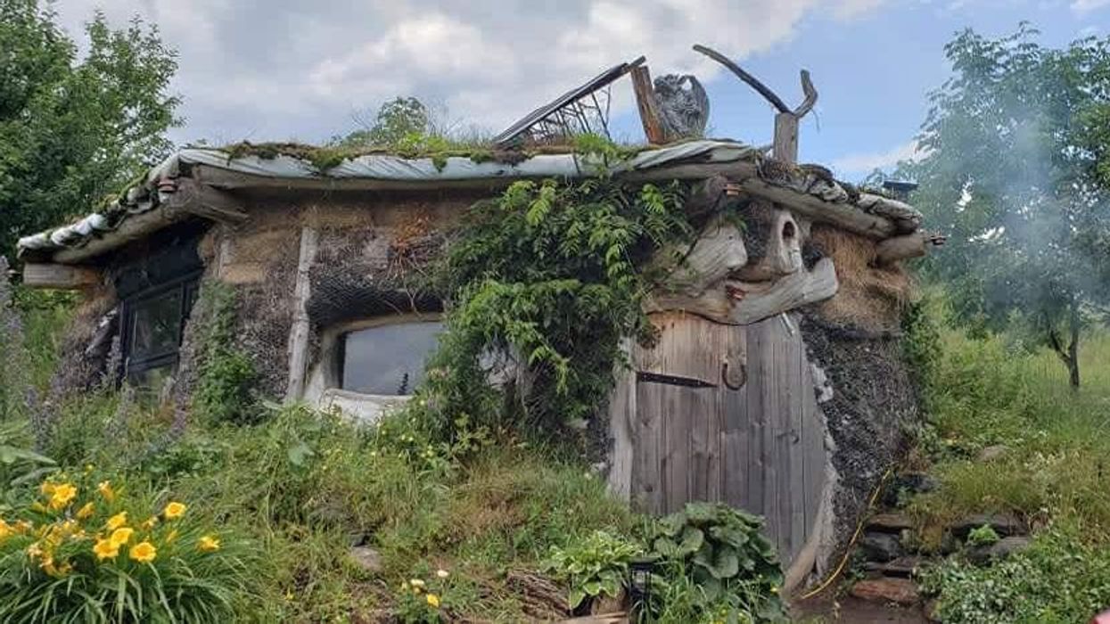 You Can Rent A Whimsical Hobbit House In Ontario & It's Pure Magic