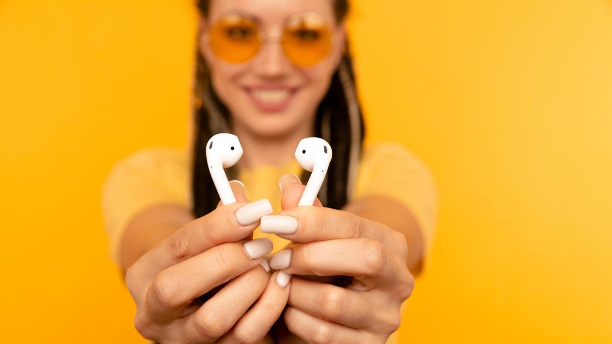 You Can Save $80 On Apple AirPods & Tune Out The World For A Discount