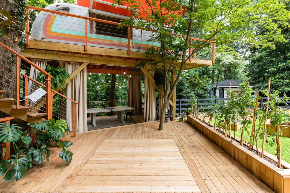 Young Wild & Tree (house) outdoor deck.