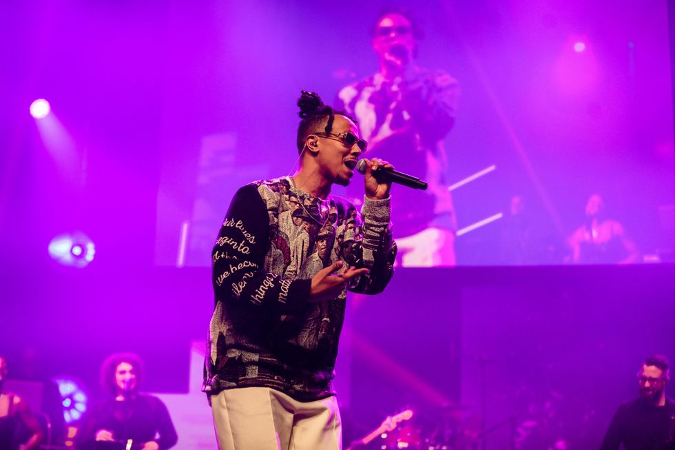 Zach Zoya sur la sc\u00e8ne du Gala Dynastie 2022.